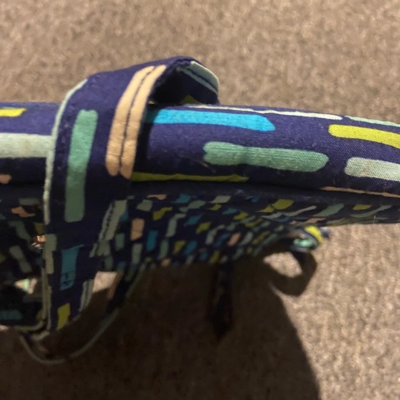 Vera Bradley Katalina Showers Crossbody - Picture 4 of 4